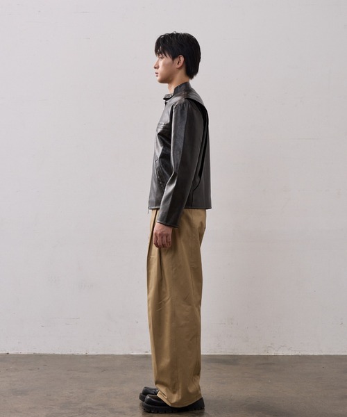 THE CLE(ザクレ)の「TWO TUCK COTTON WIDE PANTS / 2タックコットンワイドパンツ【2タック】【ワイド】【コットン】 チノパン チノパンツ パンツ メンズ(チノパンツ・メンズ・ネイビー/ベージュ・LARGE/MEDIUM/SMALL)」の8枚目の写真