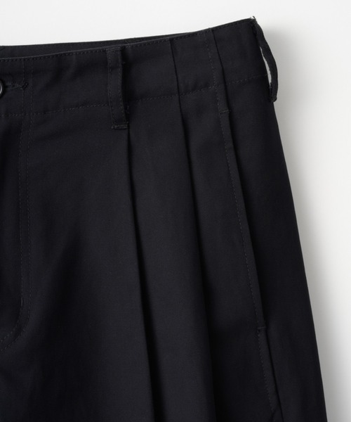 THE CLE(ザクレ)の「TWO TUCK COTTON WIDE PANTS / 2タックコットンワイドパンツ【2タック】【ワイド】【コットン】 チノパン チノパンツ パンツ メンズ(チノパンツ・メンズ・ネイビー/ベージュ・LARGE/MEDIUM/SMALL)」の10枚目の写真