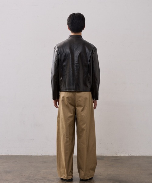 THE CLE(ザクレ)の「TWO TUCK COTTON WIDE PANTS / 2タックコットンワイドパンツ【2タック】【ワイド】【コットン】 チノパン チノパンツ パンツ メンズ(チノパンツ・メンズ・ネイビー/ベージュ・LARGE/MEDIUM/SMALL)」の9枚目の写真