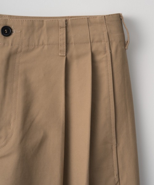 THE CLE(ザクレ)の「TWO TUCK COTTON WIDE PANTS / 2タックコットンワイドパンツ【2タック】【ワイド】【コットン】 チノパン チノパンツ パンツ メンズ(チノパンツ・メンズ・ネイビー/ベージュ・LARGE/MEDIUM/SMALL)」の11枚目の写真