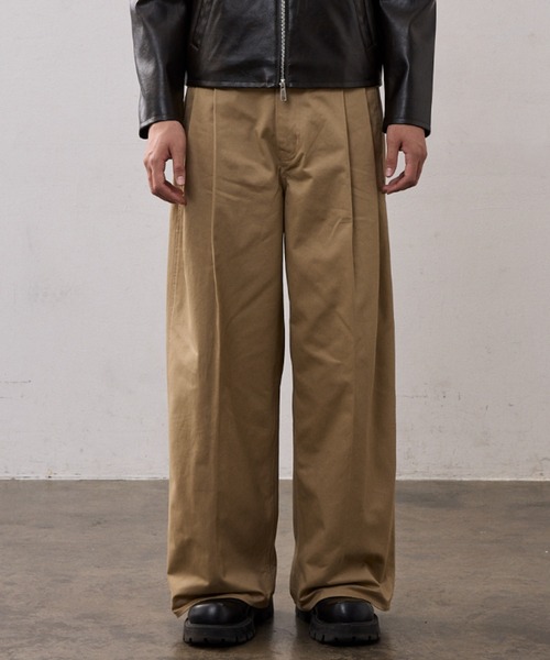 THE CLE(ザクレ)の「TWO TUCK COTTON WIDE PANTS / 2タックコットンワイドパンツ【2タック】【ワイド】【コットン】 チノパン チノパンツ パンツ メンズ(チノパンツ・メンズ・ネイビー/ベージュ・LARGE/MEDIUM/SMALL)」の3枚目の写真
