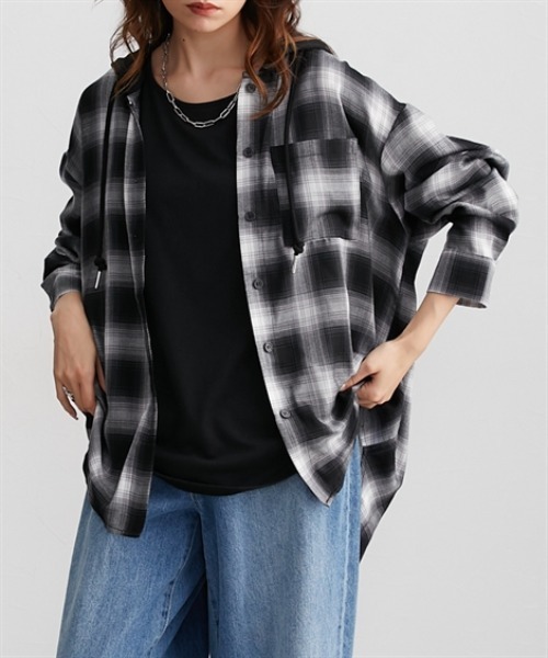 Soiunique（スワユニーク）の「ゆったりサイズフード付きチェックシャツ　［Soiunique］（シャツ/ブラウス・レディース・ブラック/ネイビー・M/L/LL）」の5枚目の写真