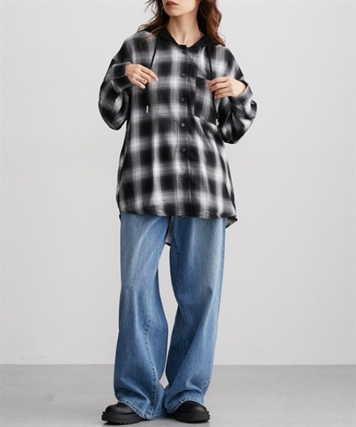 Soiunique（スワユニーク）の「ゆったりサイズフード付きチェックシャツ　［Soiunique］（シャツ/ブラウス・レディース・ブラック/ネイビー・M/L/LL）」の6枚目の写真