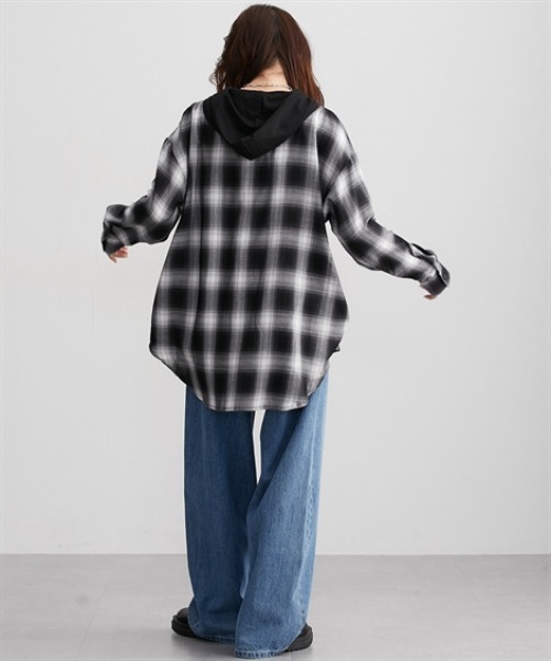 Soiunique（スワユニーク）の「ゆったりサイズフード付きチェックシャツ　［Soiunique］（シャツ/ブラウス・レディース・ブラック/ネイビー・M/L/LL）」の8枚目の写真