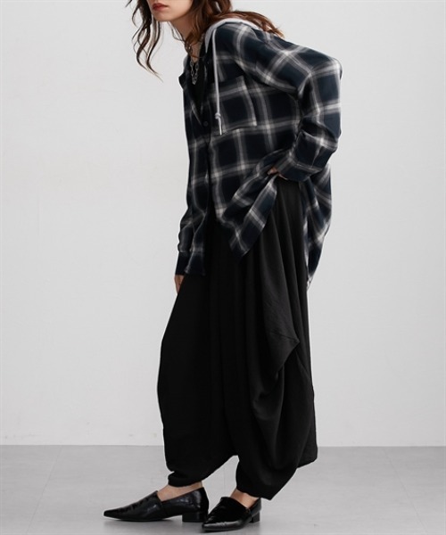 Soiunique（スワユニーク）の「ゆったりサイズフード付きチェックシャツ　［Soiunique］（シャツ/ブラウス・レディース・ブラック/ネイビー・M/L/LL）」の11枚目の写真