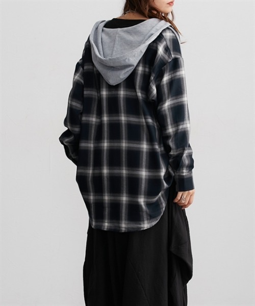 Soiunique（スワユニーク）の「ゆったりサイズフード付きチェックシャツ　［Soiunique］（シャツ/ブラウス・レディース・ブラック/ネイビー・M/L/LL）」の12枚目の写真