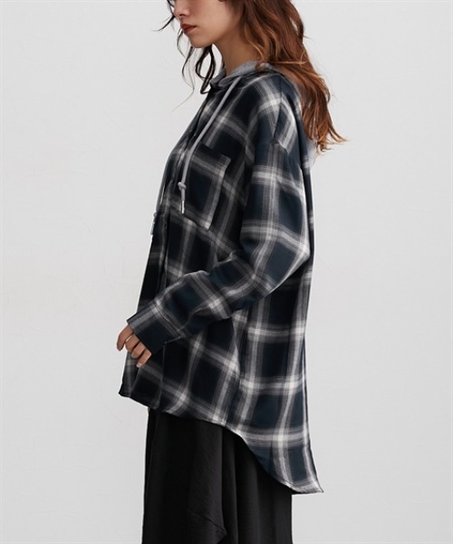 Soiunique（スワユニーク）の「ゆったりサイズフード付きチェックシャツ　［Soiunique］（シャツ/ブラウス・レディース・ブラック/ネイビー・M/L/LL）」の15枚目の写真