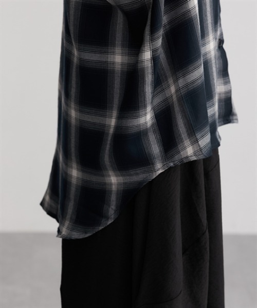 Soiunique（スワユニーク）の「ゆったりサイズフード付きチェックシャツ　［Soiunique］（シャツ/ブラウス・レディース・ブラック/ネイビー・M/L/LL）」の19枚目の写真