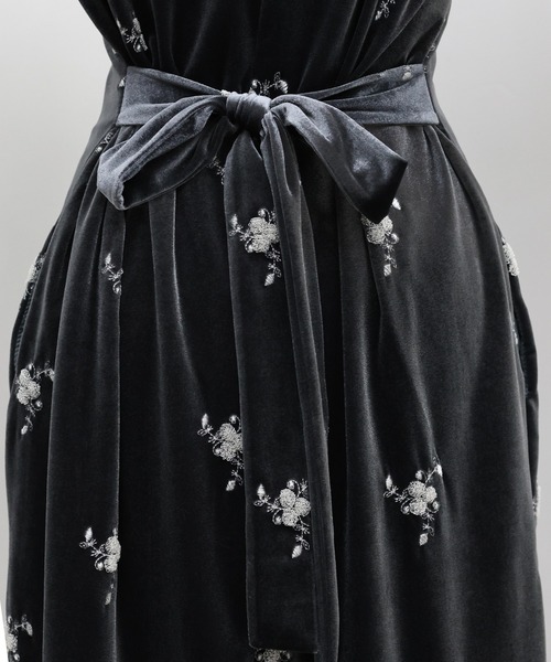 フラワー刺繍ハートネックベロアワンピース 結婚式 成人式 二次会