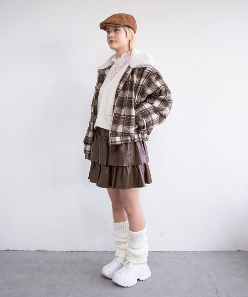 PUNYUS(プニュズ)の「ボア襟チェック柄ブルゾン(ブルゾン・レディース・ブラウン/ブルー/グリーン・1/5/4/3/2)」の21枚目の写真