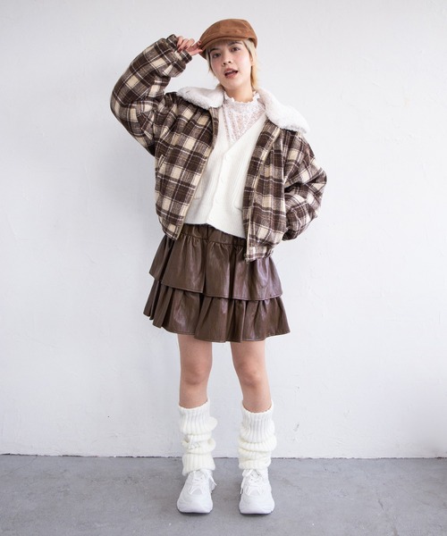 PUNYUS(プニュズ)の「ボア襟チェック柄ブルゾン(ブルゾン・レディース・ブラウン/ブルー/グリーン・1/5/4/3/2)」の19枚目の写真