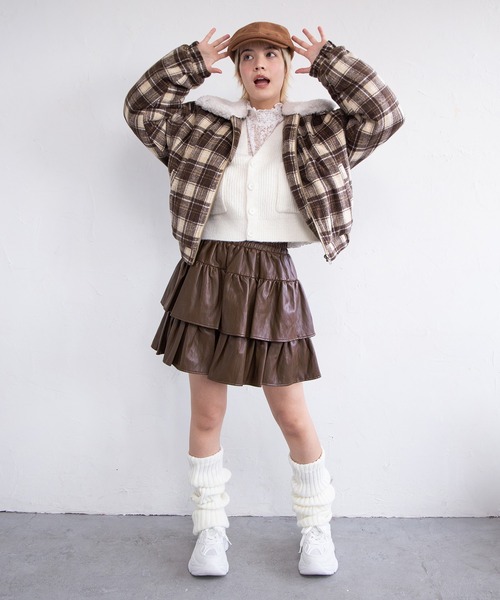 PUNYUS(プニュズ)の「ボア襟チェック柄ブルゾン(ブルゾン・レディース・ブラウン/ブルー/グリーン・1/5/4/3/2)」の20枚目の写真