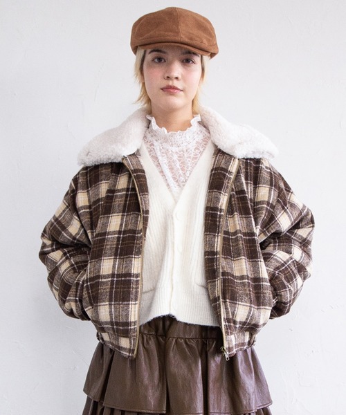 PUNYUS(プニュズ)の「ボア襟チェック柄ブルゾン(ブルゾン・レディース・ブラウン/ブルー/グリーン・1/5/4/3/2)」の18枚目の写真