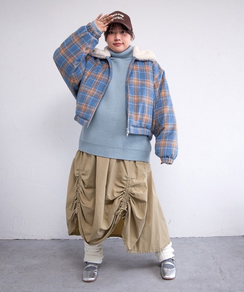 PUNYUS(プニュズ)の「ボア襟チェック柄ブルゾン(ブルゾン・レディース・ブラウン/ブルー/グリーン・1/5/4/3/2)」の4枚目の写真