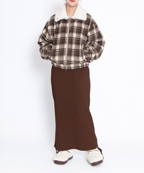 PUNYUS(プニュズ)の「ボア襟チェック柄ブルゾン(ブルゾン・レディース・ブラウン/ブルー/グリーン・1/5/4/3/2)」の22枚目の写真