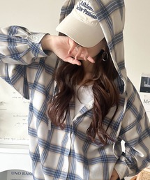classicalelf（クラシカルエルフ）の「ゆるっと羽織ってかわいくキマる。”旬顔”  裾ドロスト微起毛チェック柄オーバーサイズシャツパーカー（シャツ/ブラウス）」