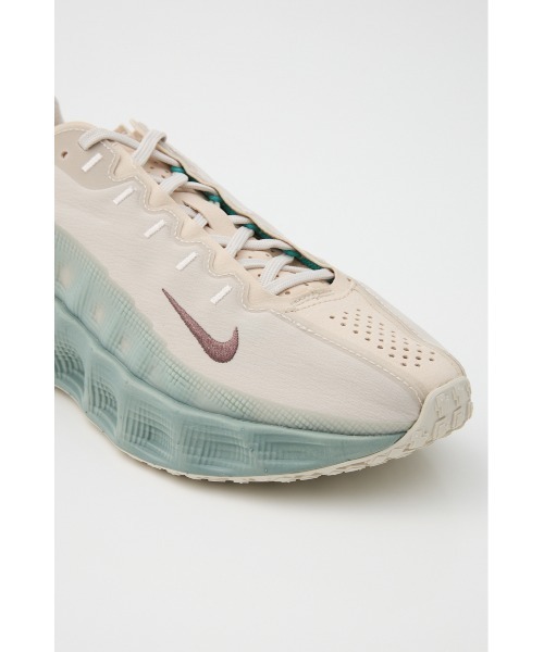 NIKE(ナイキ)の「エイバ ローバー(スニーカー・レディース・ベージュ/ブラック・23cm/25cm/24.5cm/24cm/23.5cm)」の8枚目の写真