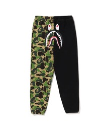 ape カモ柄　トラックパンツ A BATHING APE（アベイシングエイプ）の「ABC CAMO JERSEY PANTS M
