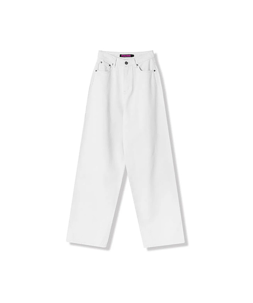 Vivacious(ビバシャス)の「Minimal Straight Jeans WHITE(デニムパンツ・レディース・ホワイト・SMALL/MEDIUM/LARGE)」の1枚目の写真
