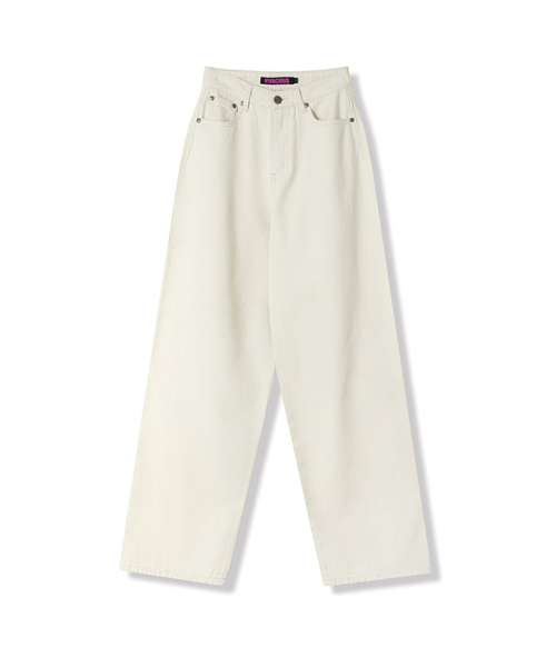 Vivacious(ビバシャス)の「Minimal Straight Jeans WHITE(デニムパンツ・レディース・ホワイト・SMALL/MEDIUM/LARGE)」の3枚目の写真
