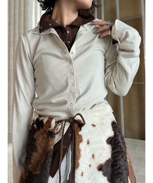 ELCHELE(エルチェレ)の「MELLOW HIGH NECK TOP(Tシャツ/カットソー・レディース・ブラック/ダークウッド/オートミール・FREE)」の1枚目の写真