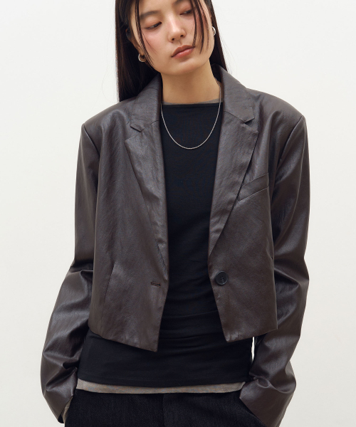 DOFFSEPT(ドフセプト)の「FAUX Leather Crop Blazer in Dark brown(ライダースジャケット・レディース・その他・FREE)」の1枚目の写真