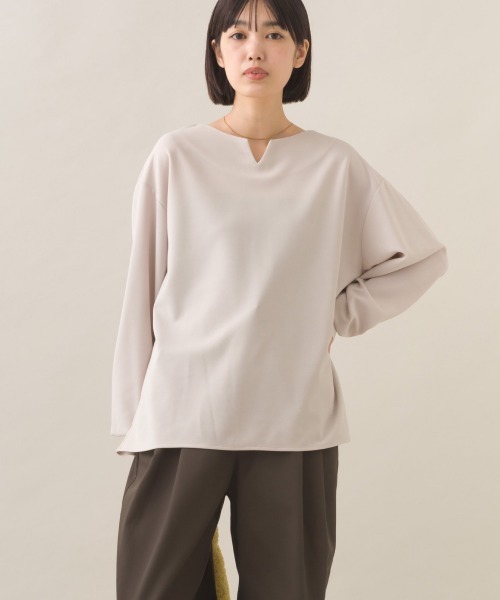 OMNES(オムネス)の「【BEAUTIFUL FRIDAY】キーネックブラウス(シャツ/ブラウス・レディース・グレー/ネイビー・MEDIUM/LARGE)」の3枚目の写真