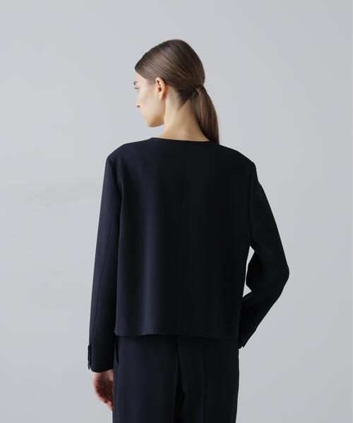 ADORE(アドーア)の「◆ストレッチジョーゼットジャケット(ノーカラージャケット・レディース・ネイビー/ベージュ・38)」の9枚目の写真
