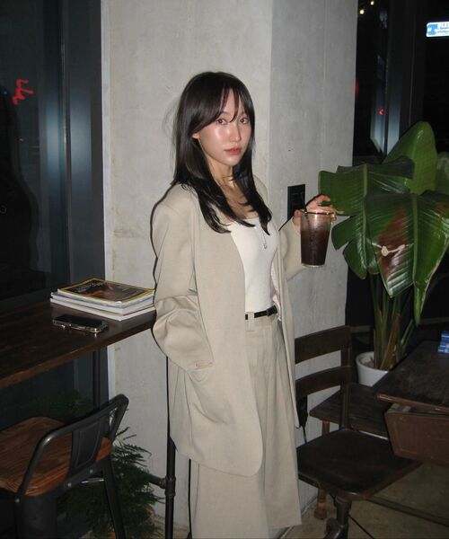 FROMWHERE（フロムウェア）の「Collarless Tailored Jacket Beige（テーラードジャケット・レディース・その他・FREE）」の4枚目の写真
