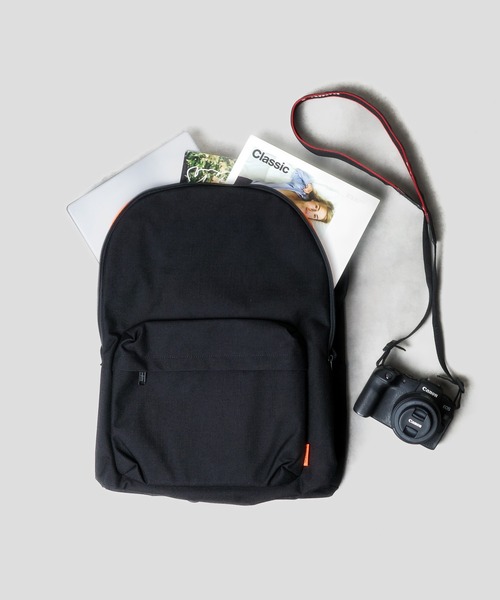 UNIVERSAL OVERALL(ユニバーサルオーバーオール)の「【RES】【UNIVERSAL OVERALL】Daily backpack(ショルダーバッグ・メンズ・ブラック・FREE)」の1枚目の写真