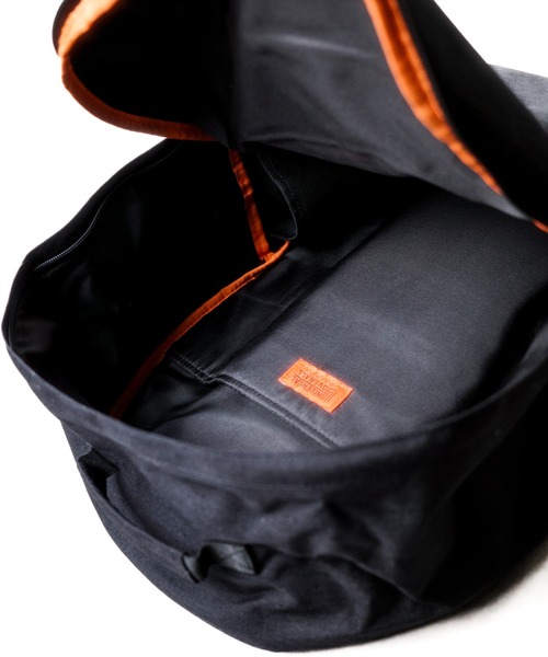 UNIVERSAL OVERALL(ユニバーサルオーバーオール)の「【RES】【UNIVERSAL OVERALL】Daily backpack(ショルダーバッグ・メンズ・ブラック・FREE)」の14枚目の写真