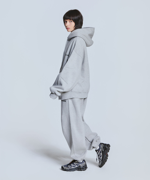 TEN PAST SEVEN(テン ファスト セブン)の「オーバーサイズジョガーパンツ - グレー(スウェットパンツ・メンズ・その他・SMALL/LARGE)」の6枚目の写真