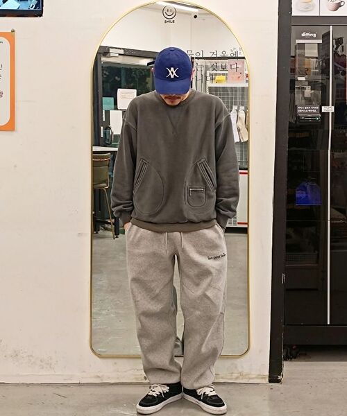 TEN PAST SEVEN(テン ファスト セブン)の「オーバーサイズジョガーパンツ - グレー(スウェットパンツ・メンズ・その他・SMALL/LARGE)」の4枚目の写真