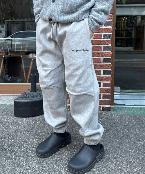 TEN PAST SEVEN(テン ファスト セブン)の「オーバーサイズジョガーパンツ - グレー(スウェットパンツ・メンズ・その他・SMALL/LARGE)」の12枚目の写真