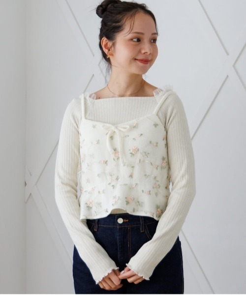 flower(フラワー)の「フラッフィーロージービスチェ(キャミソール・レディース・ホワイト/グレー・FREE)」の1枚目の写真