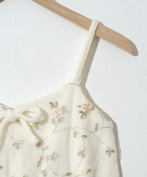 flower(フラワー)の「フラッフィーロージービスチェ(キャミソール・レディース・ホワイト/グレー・FREE)」の7枚目の写真