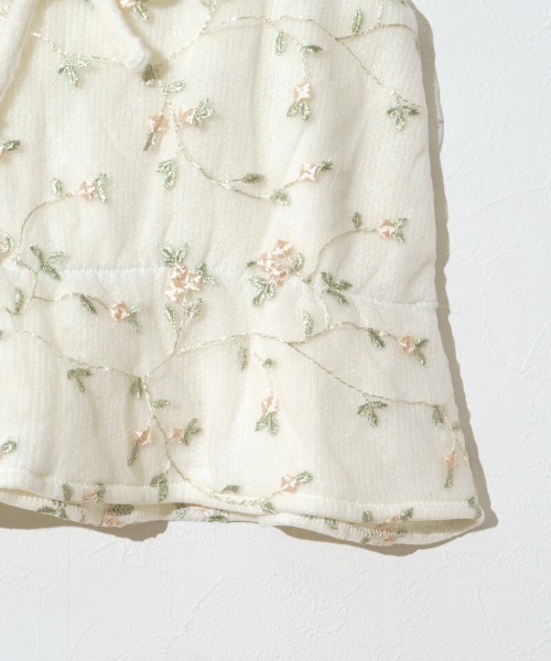 flower(フラワー)の「フラッフィーロージービスチェ(キャミソール・レディース・ホワイト/グレー・FREE)」の8枚目の写真