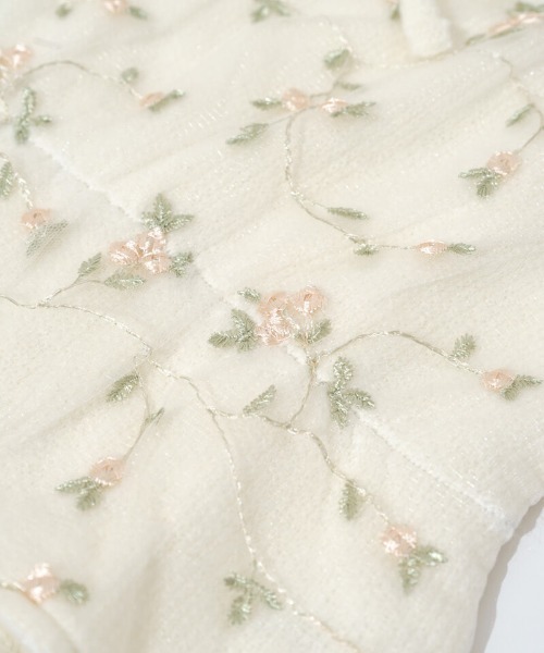 flower(フラワー)の「フラッフィーロージービスチェ(キャミソール・レディース・ホワイト/グレー・FREE)」の11枚目の写真