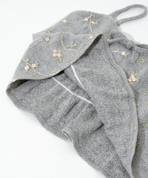 flower(フラワー)の「フラッフィーロージービスチェ(キャミソール・レディース・ホワイト/グレー・FREE)」の16枚目の写真