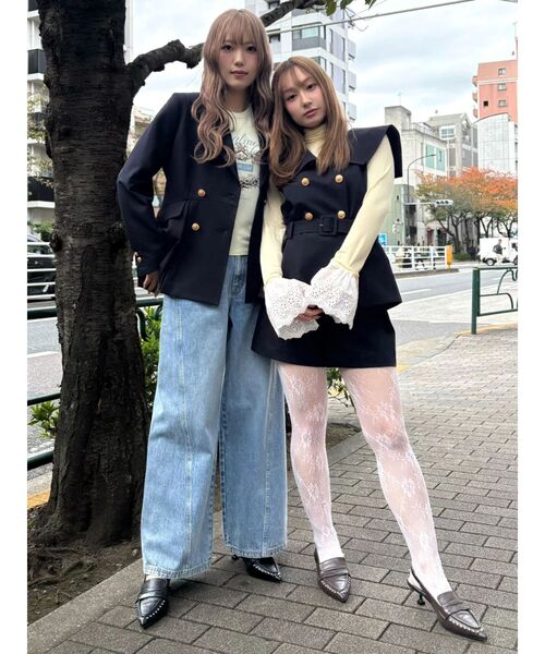 CALNAMUR(カルナムール)の「ダブルブレストペプラムジャケット(ノーカラージャケット・レディース・ネイビー・SMALL/MEDIUM)」の3枚目の写真