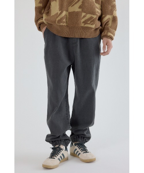 RODEO CROWNS WIDE BOWL（ロデオクラウンズワイドボウル）の「チルイージーデニムJOGパンツ（デニムパンツ・メンズ・ブラック/ブルー・MEDIUM/LARGE）」の2枚目の写真