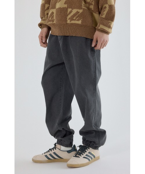 RODEO CROWNS WIDE BOWL（ロデオクラウンズワイドボウル）の「チルイージーデニムJOGパンツ（デニムパンツ・メンズ・ブラック/ブルー・MEDIUM/LARGE）」の4枚目の写真