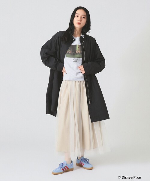 Ray BEAMS(レイビームス)の「バック タック スタンドカラー コート(吸水速乾・UVカット)(ステンカラーコート・レディース・オリーブ/ベージュ/ブラック・ONE SIZE)」の4枚目の写真