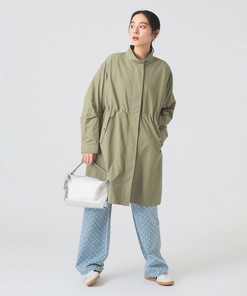 Ray BEAMS（レイビームス）の「バック タック スタンドカラー コート（吸水速乾・UVカット）（ステンカラーコート・レディース・オリーブ/ベージュ/ブラック・ONE SIZE）」の12枚目の写真