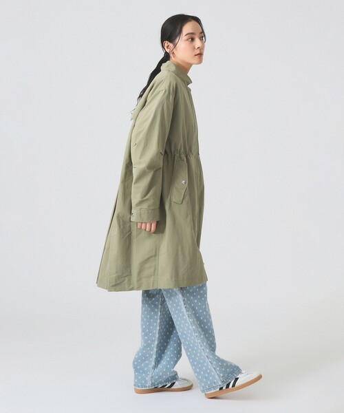 Ray BEAMS（レイビームス）の「バック タック スタンドカラー コート（吸水速乾・UVカット）（ステンカラーコート・レディース・オリーブ/ベージュ/ブラック・ONE SIZE）」の13枚目の写真