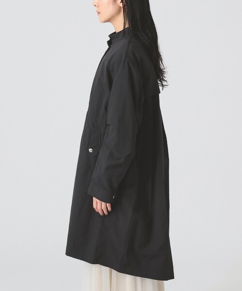 Ray BEAMS（レイビームス）の「バック タック スタンドカラー コート（吸水速乾・UVカット）（ステンカラーコート・レディース・オリーブ/ベージュ/ブラック・ONE SIZE）」の5枚目の写真