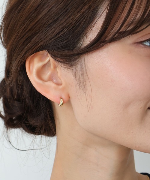 Rennet(レネット)の「【 金属アレルギー対応 】 ステンレス ぷっくりシンプルフープピアス(ピアス(両耳用)・レディース・シルバー/ゴールド・MEDIUM/SMALL/LARGE)」の5枚目の写真