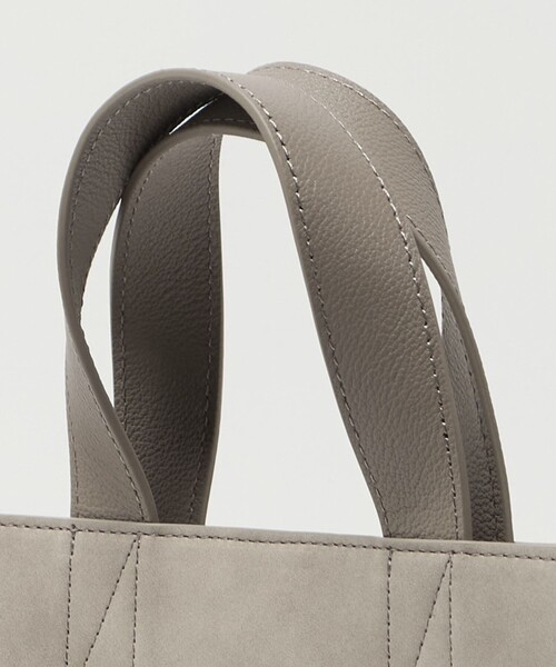 BEAUTY&YOUTH UNITED ARROWS（ビューティーアンドユースユナイテッドアローズ）の「マット ミニ トート バッグ A4（トートバッグ・メンズ・ダークグレー/ベージュ・FREE）」の17枚目の写真