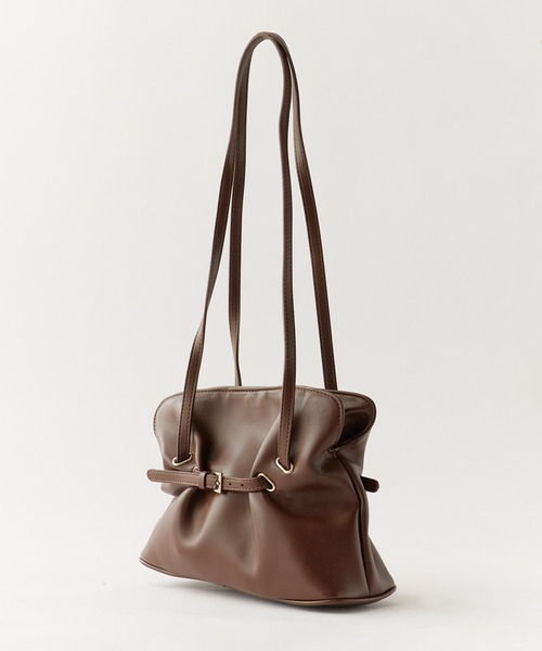 AO2(アオズ)の「Faux Leather Belt Design Handbag / フェイクレザー ベルトデザイン ハンドバッグ 秋 秋服 2026年秋冬(ハンドバッグ・レディース・ブラック/ホワイト/ブラウン・FREE)」の16枚目の写真