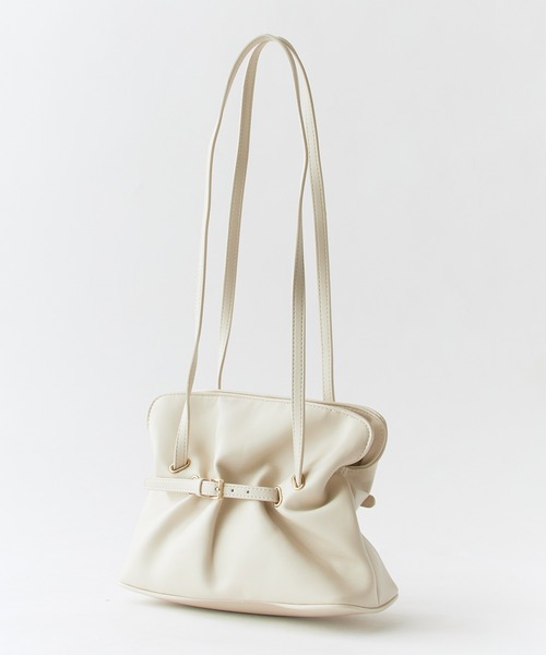 AO2(アオズ)の「Faux Leather Belt Design Handbag / フェイクレザー ベルトデザイン ハンドバッグ 秋 秋服 2026年秋冬(ハンドバッグ・レディース・ブラック/ホワイト/ブラウン・FREE)」の18枚目の写真